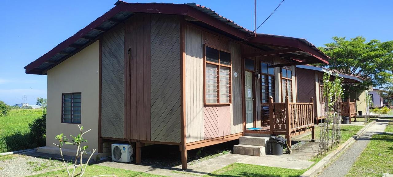 Tamteh Homestay Ayer Hitam Zewnętrze zdjęcie